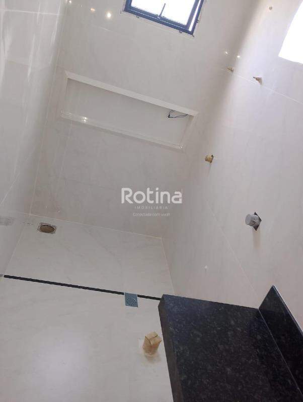 Casa à venda, 3 quartos em Uberlândia no bairro Laranjeiras no valor de R$ 700.000,00 - Rotina Imobiliária: 