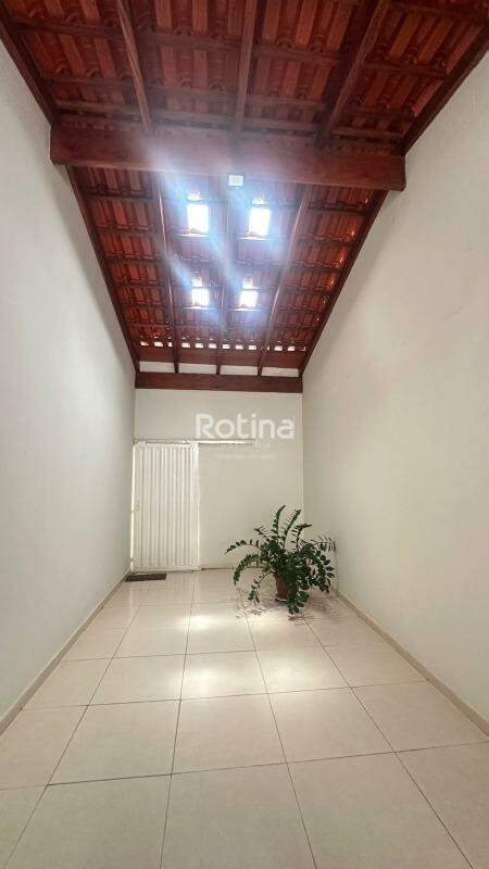 Casa à venda, 3 quartos em Uberlândia no bairro Cruzeiro do Sul no valor de R$ 480.000,00 - Rotina Imobiliária: 
