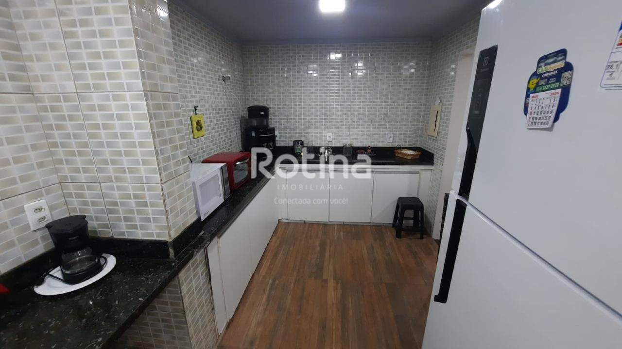 Apartamento à venda, 3 quartos em Uberlândia no bairro Centro no valor de R$ 250.000,00 - Rotina Imobiliária: 