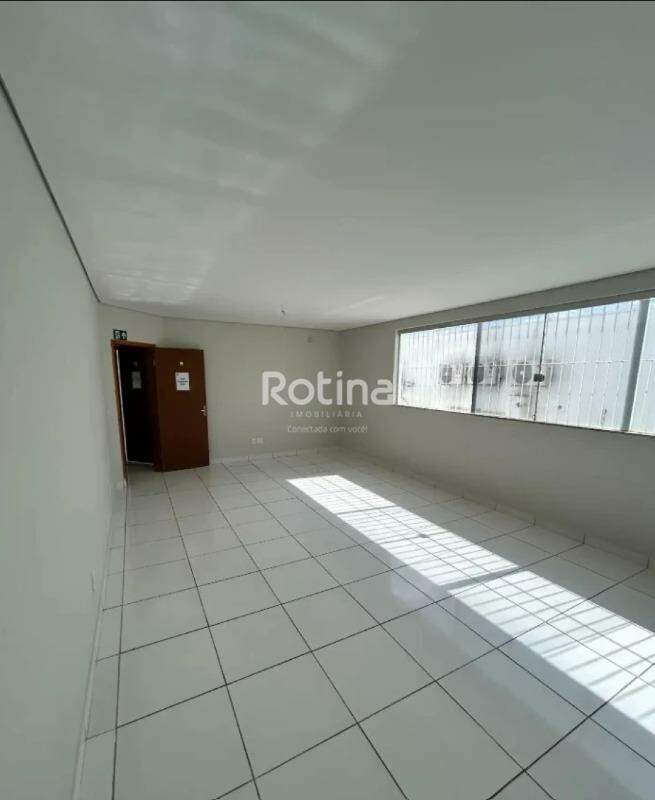 Sala para alugar, em Uberlândia no bairro Vigilato Pereira no valor de R$ 3.300,00 - Rotina Imobiliária: 