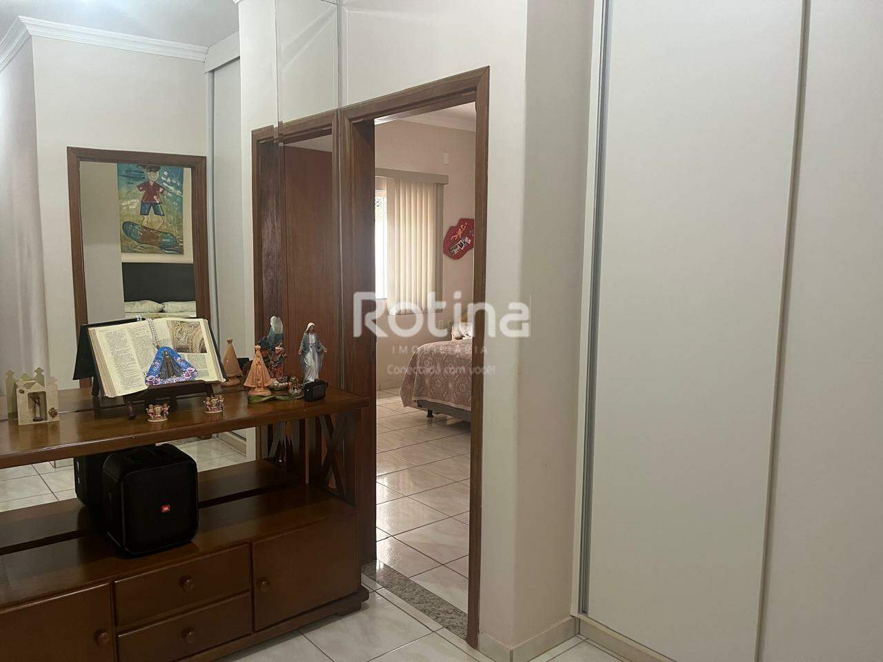 Casa à venda, 3 quartos em Uberlândia no bairro Cidade Jardim no valor de R$ 980.000,00 - Rotina Imobiliária: 