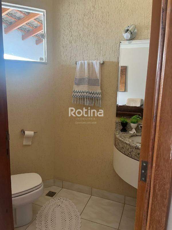 Casa à venda, 3 quartos em Uberlândia no bairro Cidade Jardim no valor de R$ 980.000,00 - Rotina Imobiliária: 