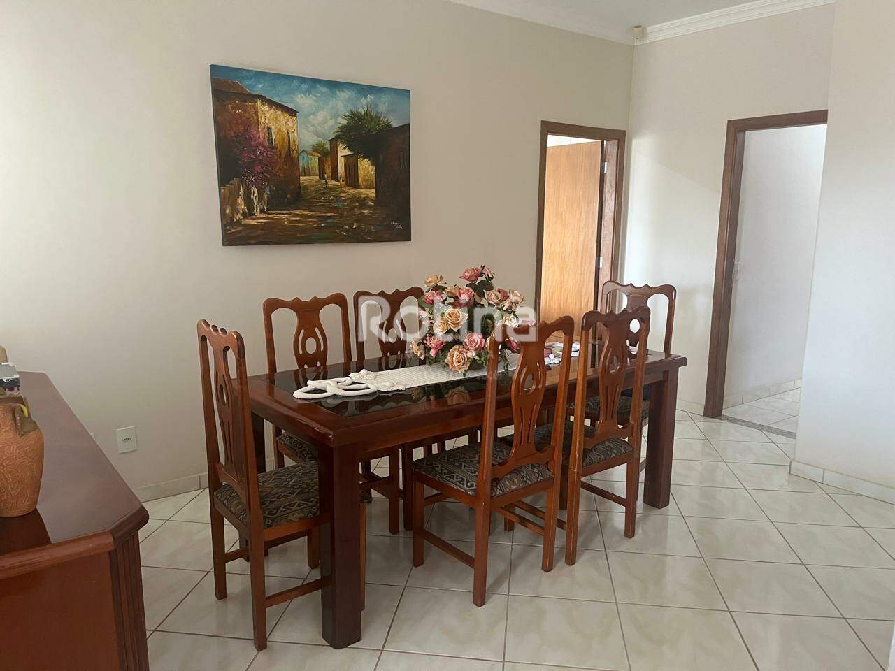Casa à venda, 3 quartos em Uberlândia no bairro Cidade Jardim no valor de R$ 980.000,00 - Rotina Imobiliária: 