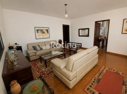 Chacara à venda, 3 quartos em Uberlândia no bairro Mansões Aeroporto no valor de R$ 1.600.000,00 - Rotina Imobiliária: 