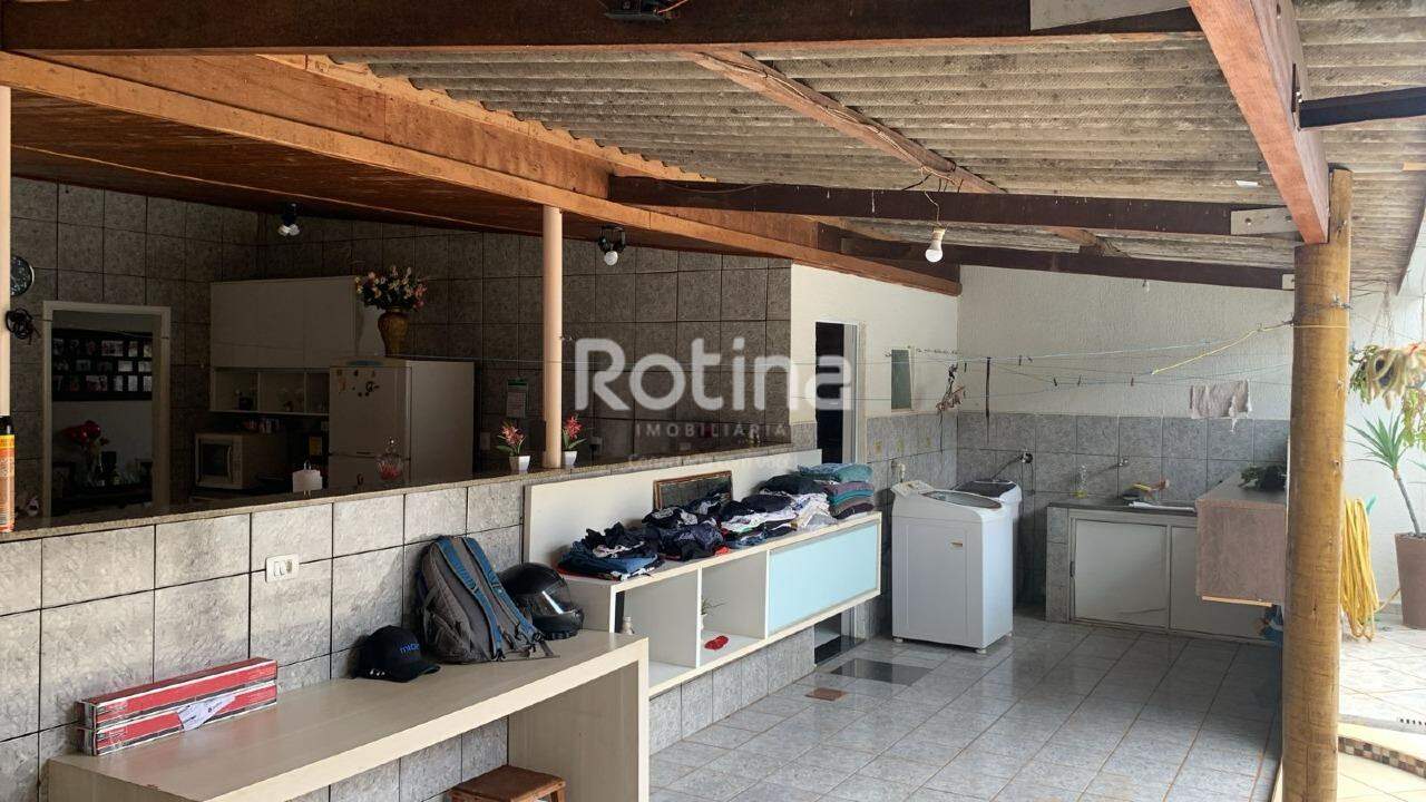 Casa à venda, 3 quartos em Uberlândia no bairro Santa Mônica no valor de R$ 650.000,00 - Rotina Imobiliária: 