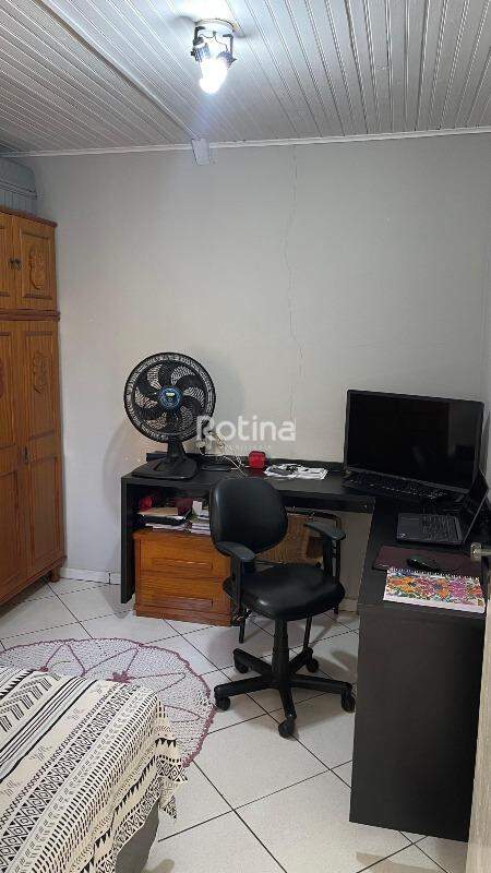 Casa à venda, 3 quartos em Uberlândia no bairro Santa Mônica no valor de R$ 650.000,00 - Rotina Imobiliária: 
