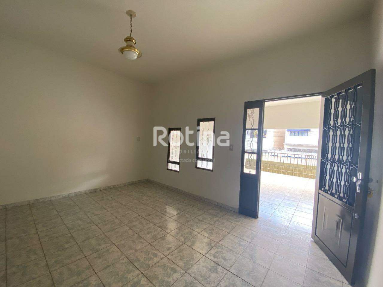 Casa para alugar, 4 quartos em Uberlândia no bairro Tabajaras no valor de R$ 3.500,00 - Rotina Imobiliária: 