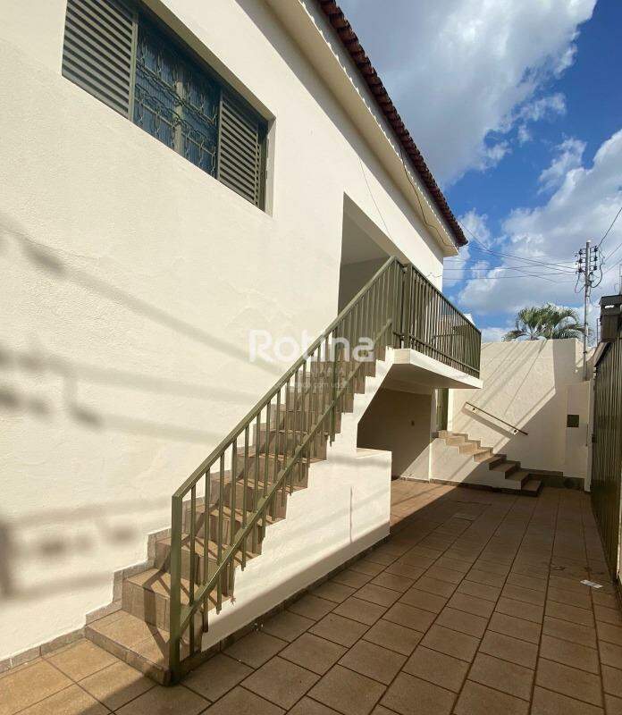 Casa para alugar, 4 quartos em Uberlândia no bairro Tabajaras no valor de R$ 3.500,00 - Rotina Imobiliária: 