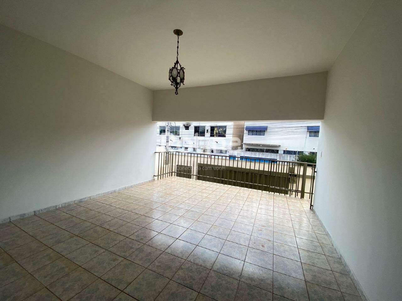 Casa para alugar, 4 quartos em Uberlândia no bairro Tabajaras no valor de R$ 3.500,00 - Rotina Imobiliária: 