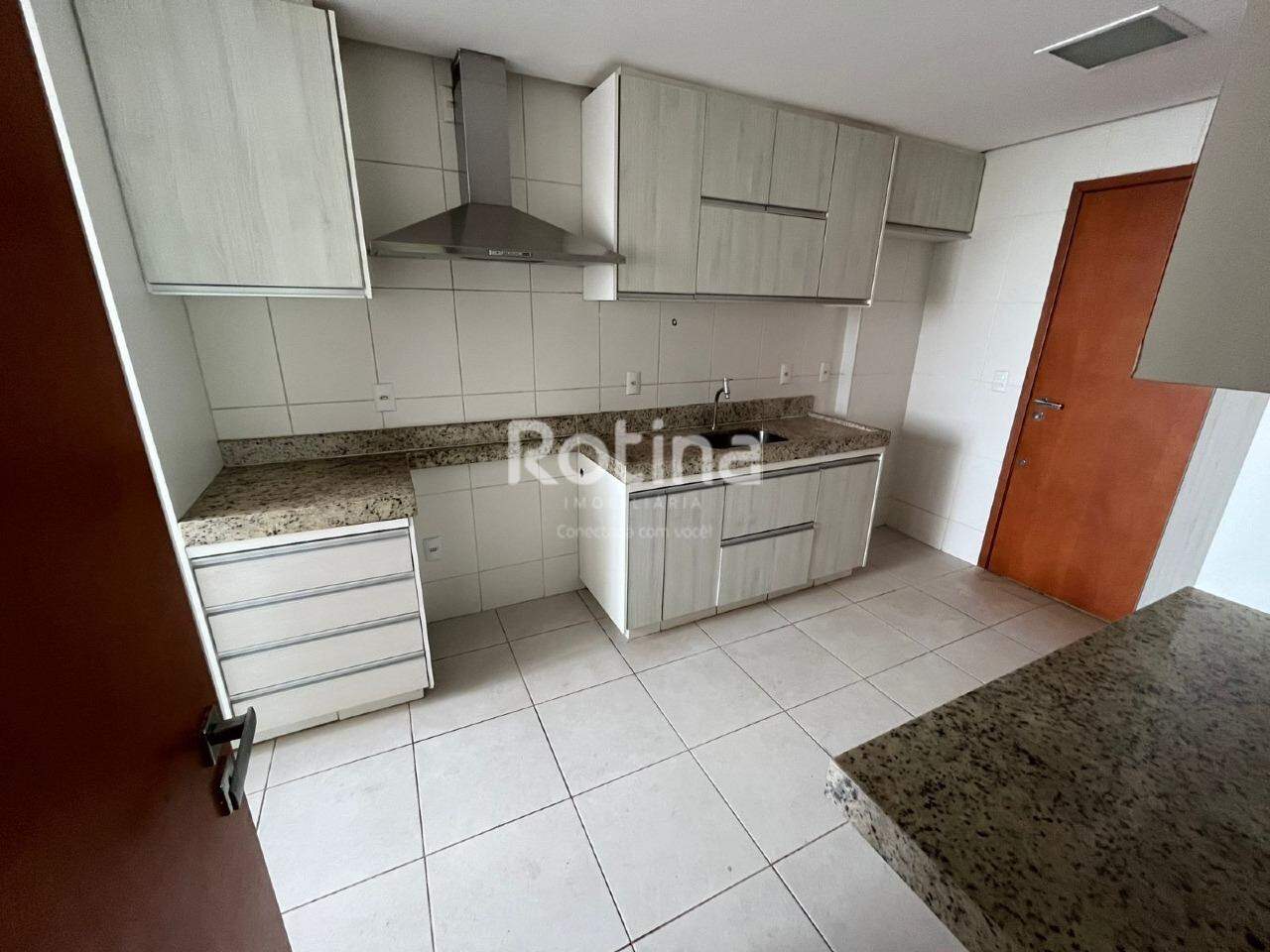 Apartamento para alugar, 3 quartos em Uberlândia no bairro Martins no valor de R$ 3.000,00 - Rotina Imobiliária: 