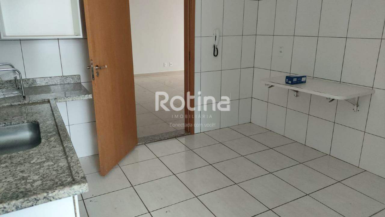 Apartamento para alugar, 3 quartos em Uberlândia no bairro Tubalina no valor de R$ 2.800,00 - Rotina Imobiliária: 