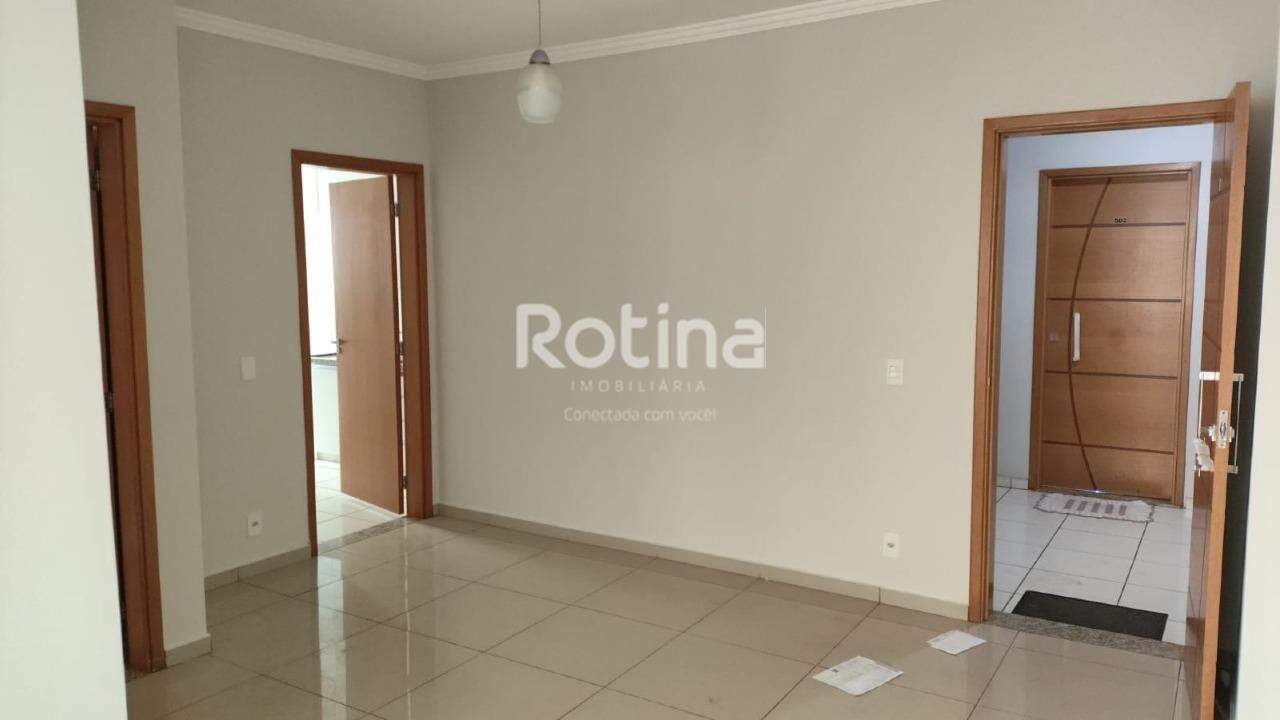 Apartamento para alugar, 3 quartos em Uberlândia no bairro Tubalina no valor de R$ 2.800,00 - Rotina Imobiliária: 
