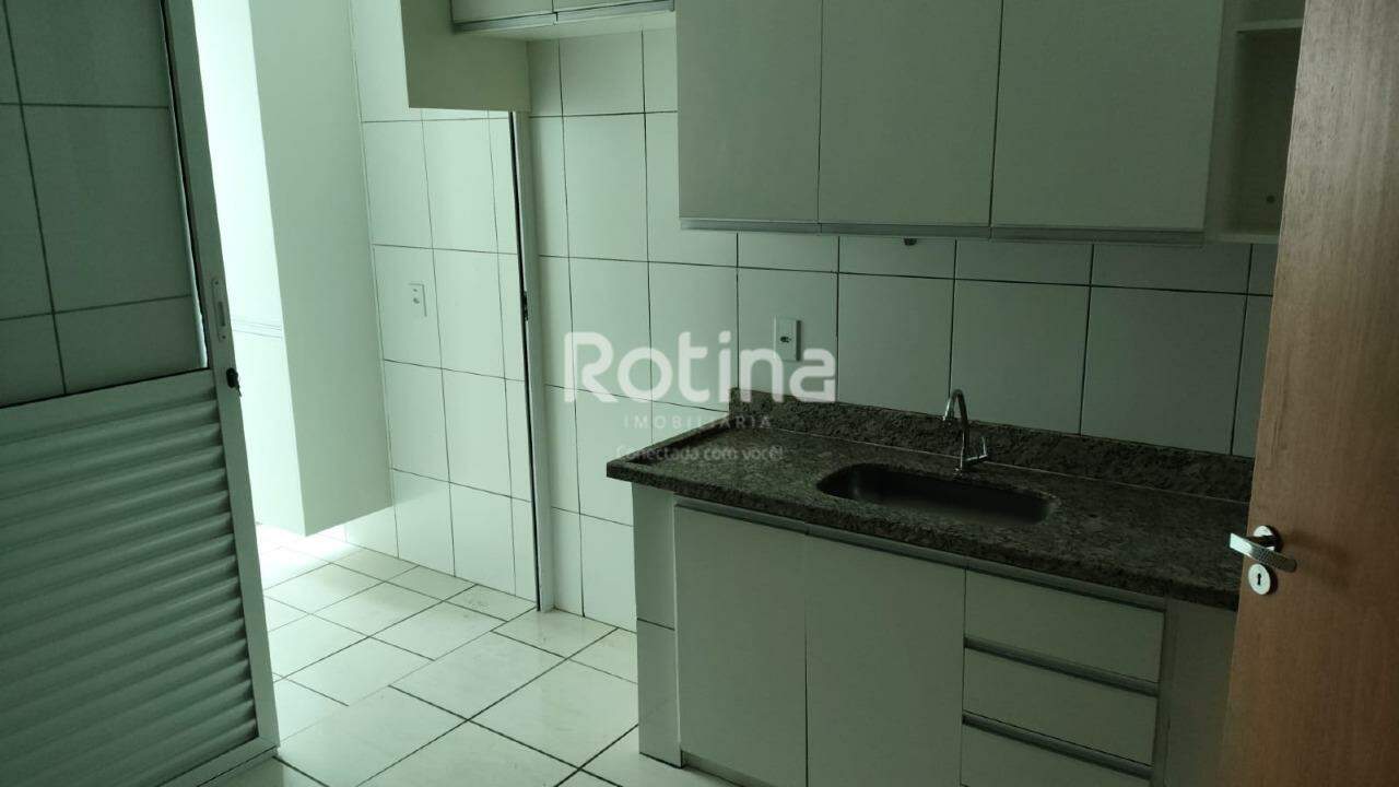 Apartamento para alugar, 3 quartos em Uberlândia no bairro Tubalina no valor de R$ 2.800,00 - Rotina Imobiliária: 