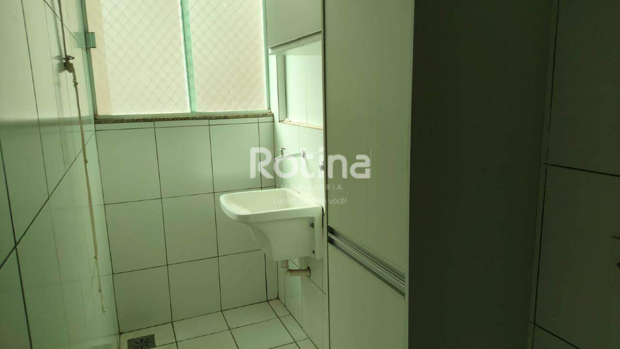 Apartamento para alugar, 3 quartos em Uberlândia no bairro Tubalina no valor de R$ 2.800,00 - Rotina Imobiliária: 
