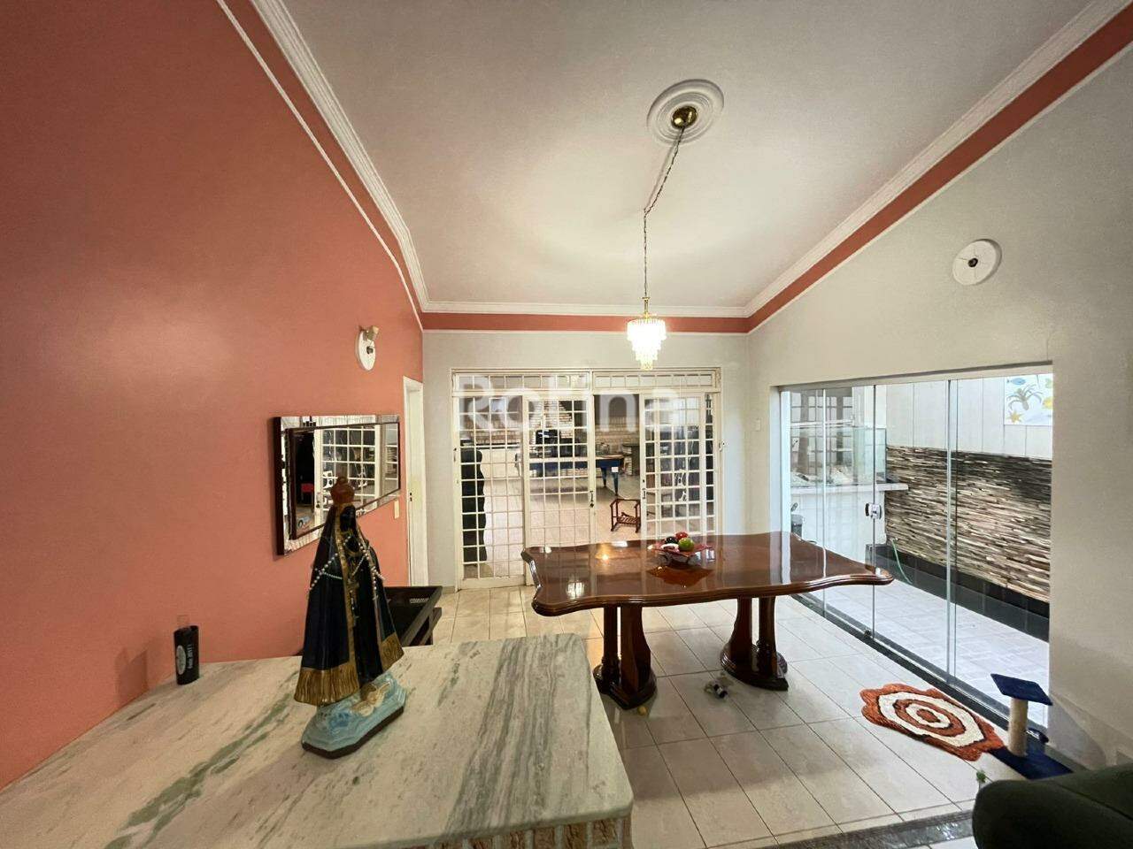 Casa para alugar, 3 quartos em Uberlândia no bairro Jardim Colina no valor de R$ 5.500,00 - Rotina Imobiliária: 