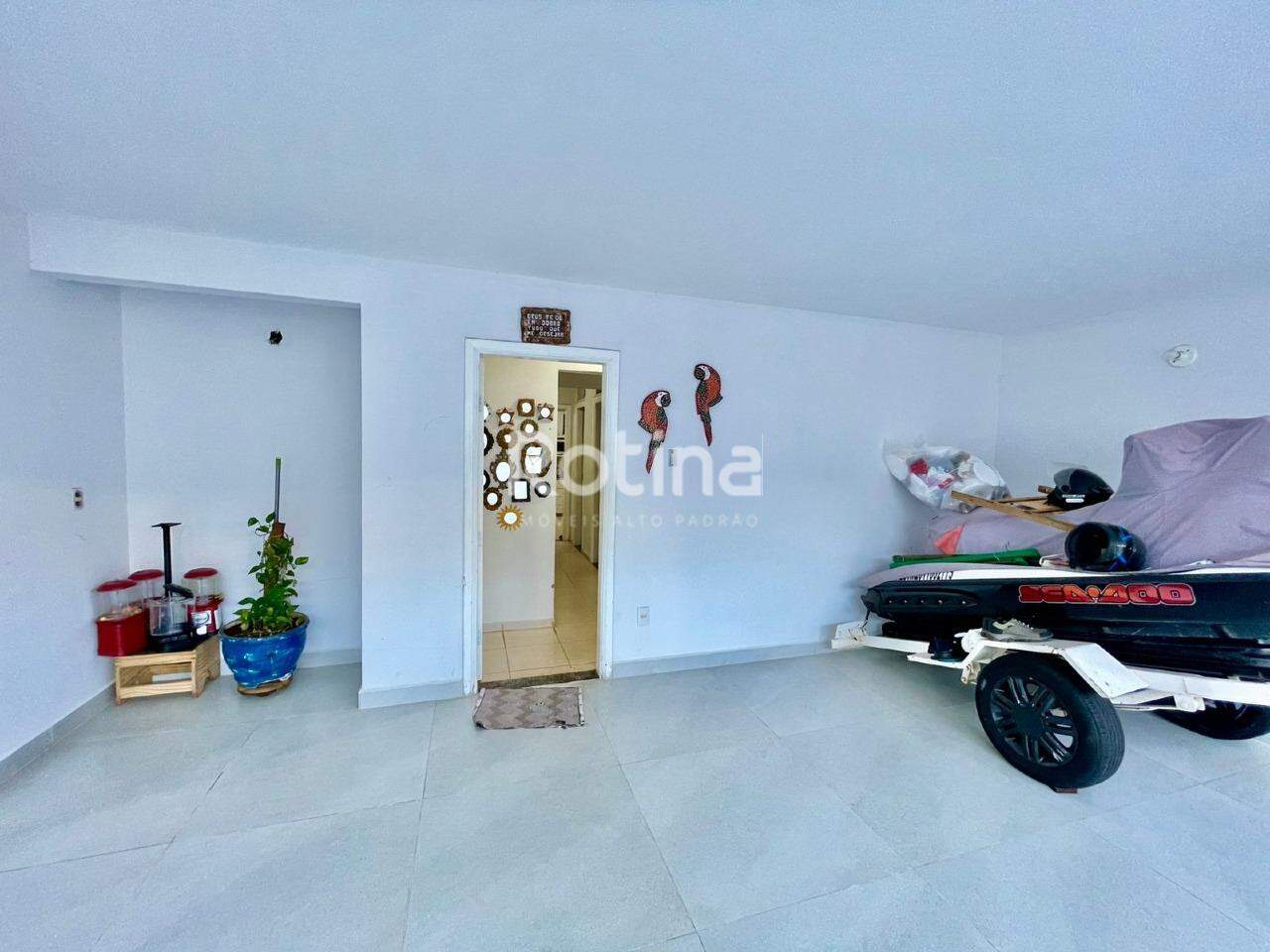 Casa à venda, 3 quartos em Uberlândia no bairro Jardim Colina no valor de R$ 1.100.000,00 - Rotina Imobiliária: 