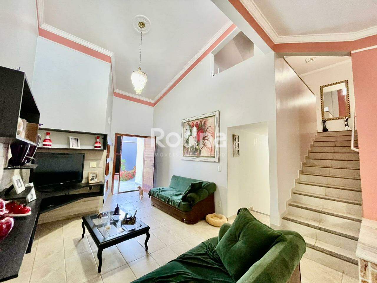 Casa à venda, 3 quartos em Uberlândia no bairro Jardim Colina no valor de R$ 1.100.000,00 - Rotina Imobiliária: 