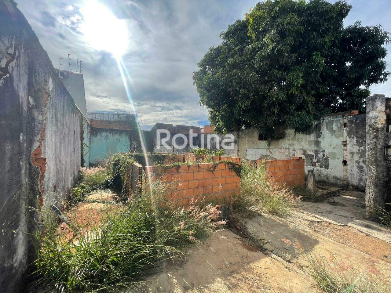 Terreno à venda, em Uberlândia no bairro Morumbi no valor de R$ 190.000,00 - Rotina Imobiliária: 