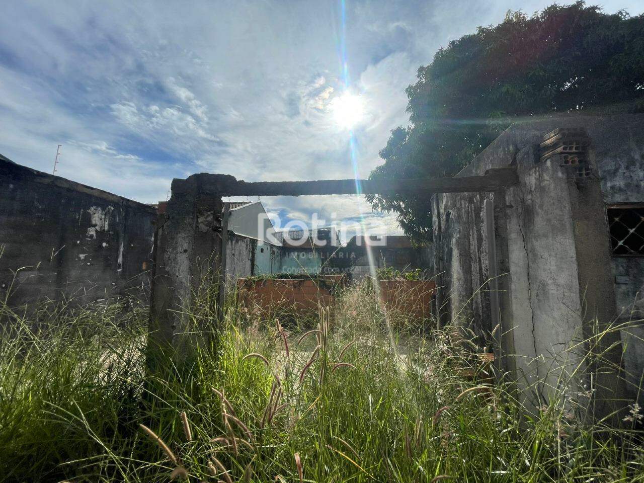 Terreno à venda, em Uberlândia no bairro Morumbi no valor de R$ 190.000,00 - Rotina Imobiliária: 