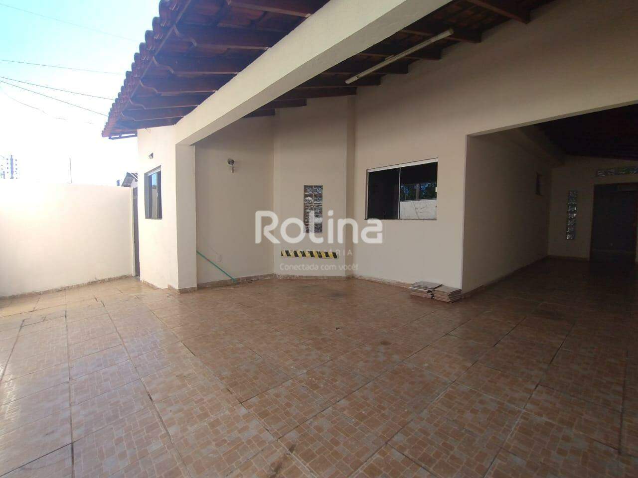 Apartamento para alugar, 3 quartos em Uberlândia no bairro Presidente Roosevelt no valor de R$ 2.800,00 - Rotina Imobiliária: 