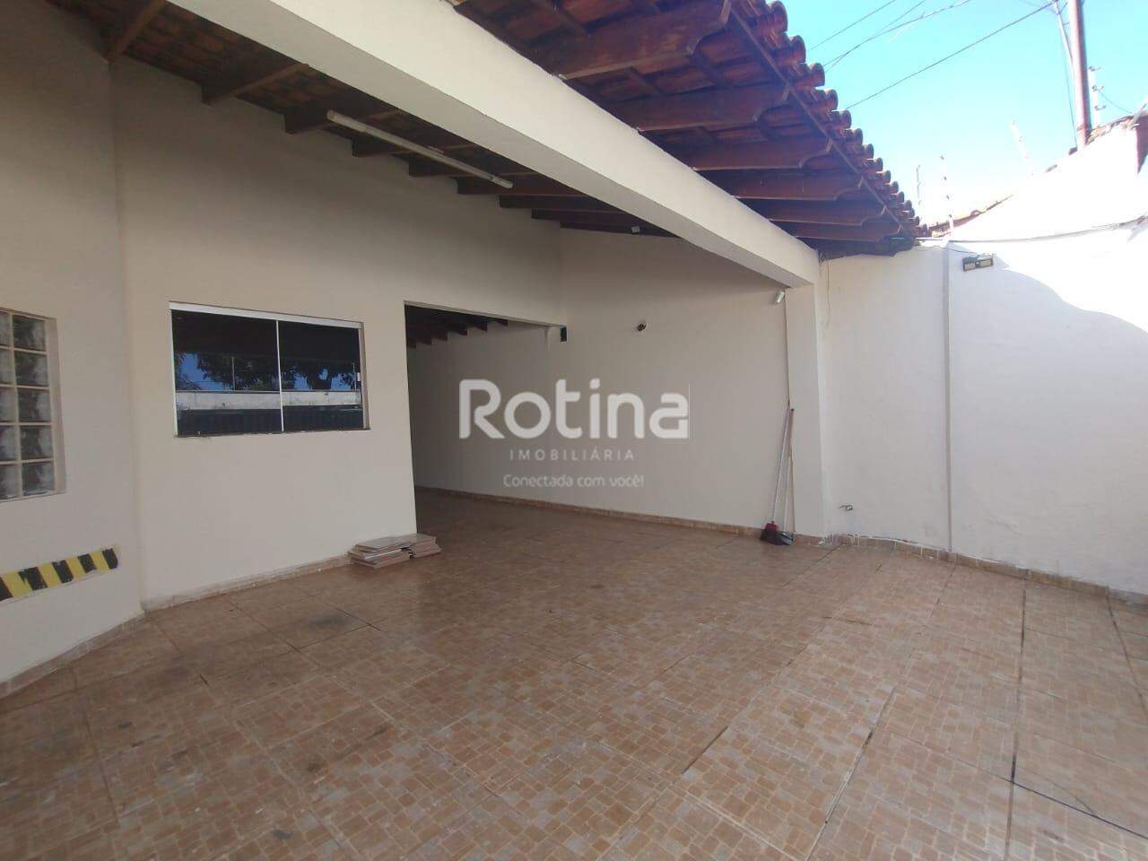 Apartamento para alugar, 3 quartos em Uberlândia no bairro Presidente Roosevelt no valor de R$ 2.800,00 - Rotina Imobiliária: 
