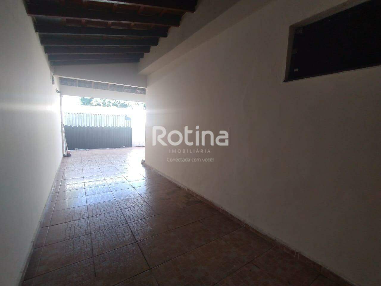 Apartamento para alugar, 3 quartos em Uberlândia no bairro Presidente Roosevelt no valor de R$ 2.800,00 - Rotina Imobiliária: 