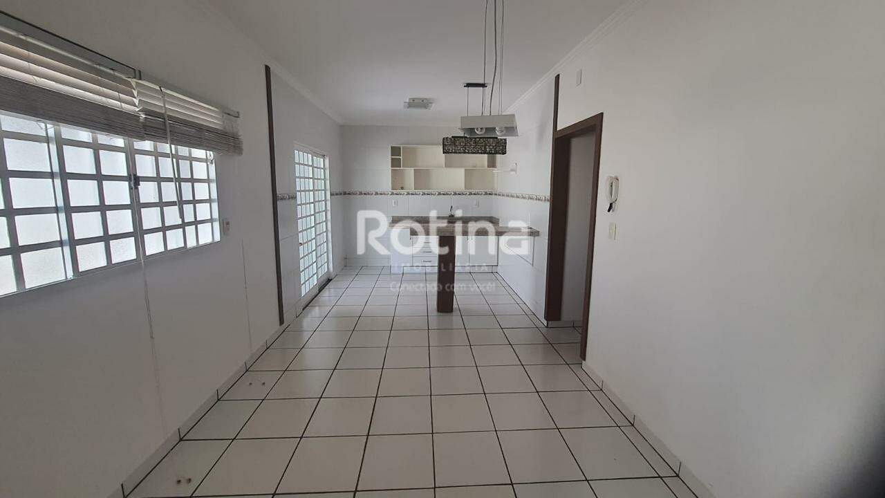 Casa à venda, 3 quartos em Uberlândia no bairro Presidente Roosevelt no valor de R$ 650.000,00 - Rotina Imobiliária: 
