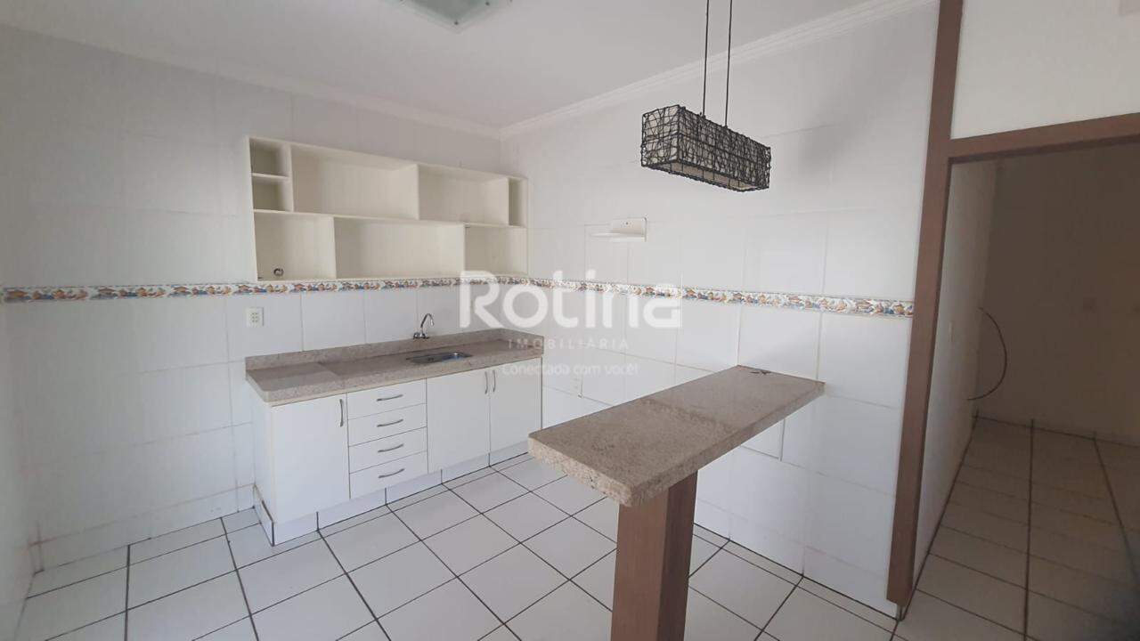 Casa à venda, 3 quartos em Uberlândia no bairro Presidente Roosevelt no valor de R$ 650.000,00 - Rotina Imobiliária: 