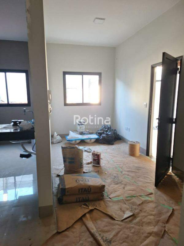 Casa à venda, 3 quartos em Uberlândia no bairro Segismundo Pereira no valor de R$ 480.000,00 - Rotina Imobiliária: 