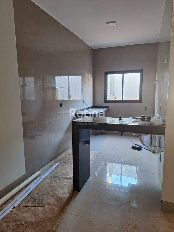 Casa à venda, 3 quartos em Uberlândia no bairro Segismundo Pereira no valor de R$ 480.000,00 - Rotina Imobiliária: 