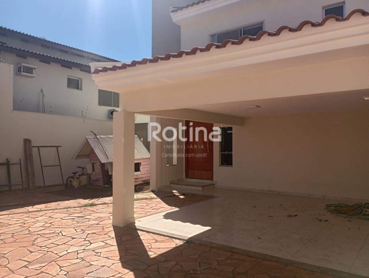 Casa para alugar, 4 quartos em Uberlândia no bairro Jardim Karaíba no valor de R$ 9.000,00 - Rotina Imobiliária: 