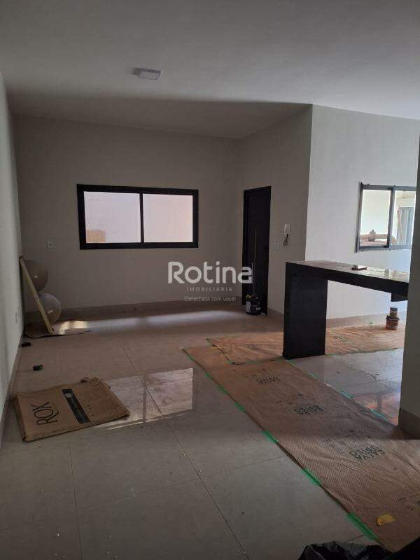 Casa à venda, 3 quartos em Uberlândia no bairro Segismundo Pereira no valor de R$ 550.000,00 - Rotina Imobiliária: 