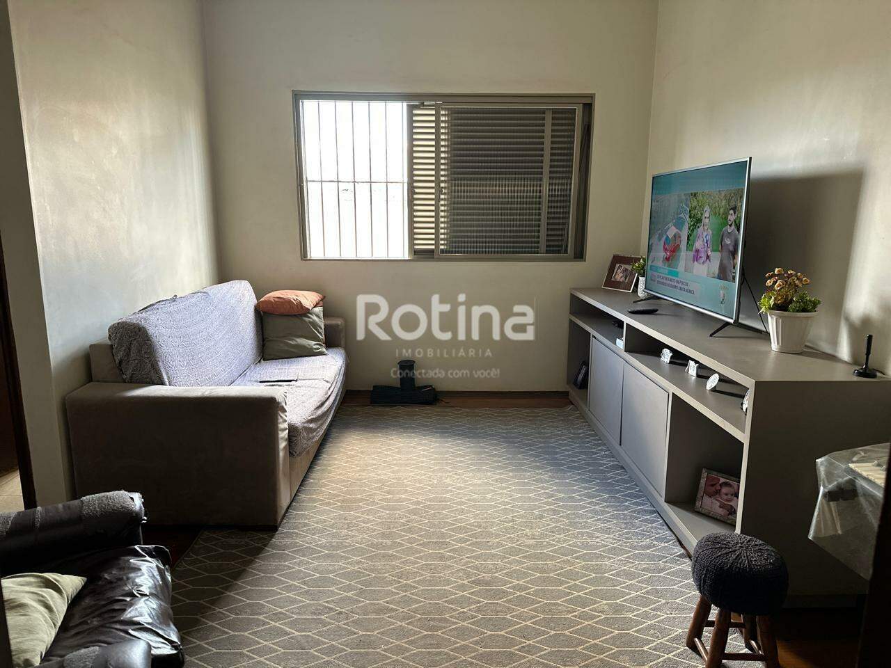 Casa à venda, 3 quartos em Uberlândia no bairro Cazeca no valor de R$ 700.000,00 - Rotina Imobiliária: 