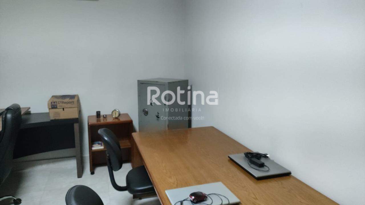 Comercial para alugar, em Uberlândia no bairro Brasil no valor de R$ 7.000,00 - Rotina Imobiliária: 