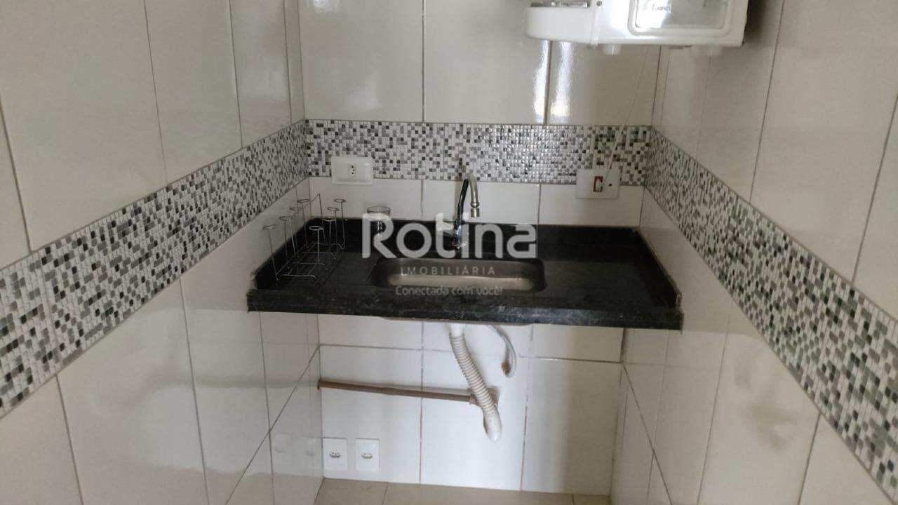 Sala para alugar, em Uberlândia no bairro Brasil no valor de R$ 3.500,00 - Rotina Imobiliária: 