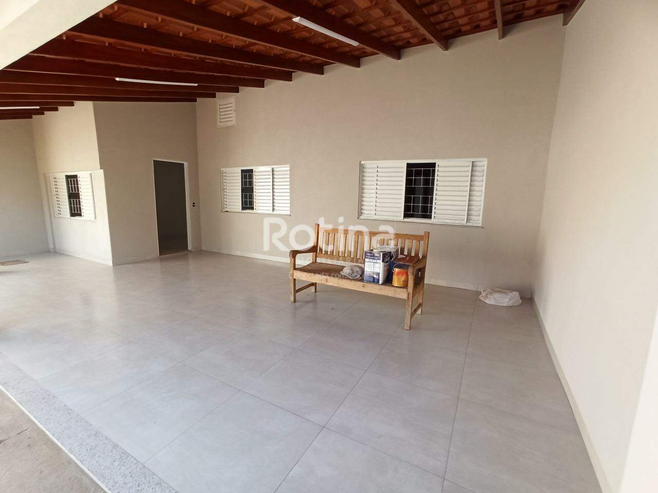Casa para alugar, 3 quartos em Uberlândia no bairro Segismundo Pereira no valor de R$ 3.000,00 - Rotina Imobiliária: 