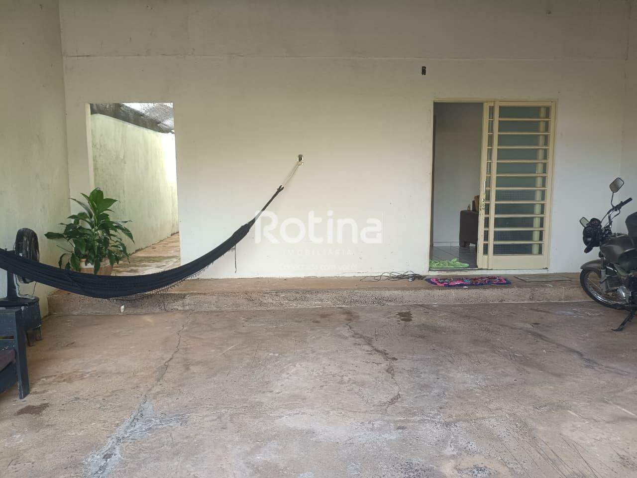 Casa à venda, 3 quartos em Uberlândia no bairro Jardim Holanda no valor de R$ 400.000,00 - Rotina Imobiliária: 