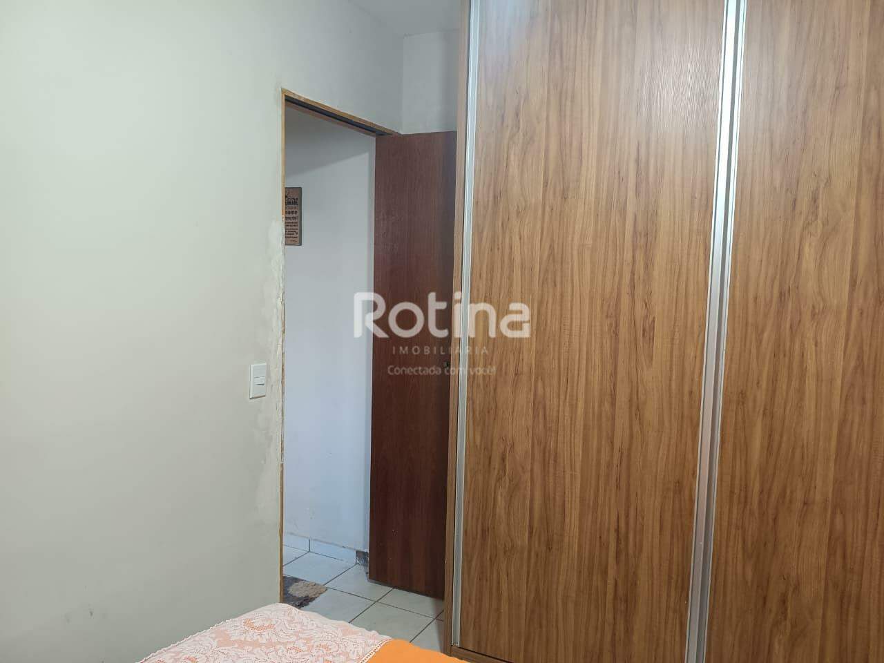 Casa à venda, 3 quartos em Uberlândia no bairro Jardim Holanda no valor de R$ 400.000,00 - Rotina Imobiliária: 