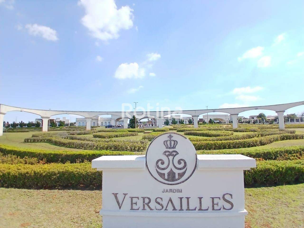 Casa Condomínio Fechado para alugar, 4 quartos em Uberlândia no bairro Cond. Jardim Versailles no valor de R$ 25.000,00 - Rotina Imobiliária: 