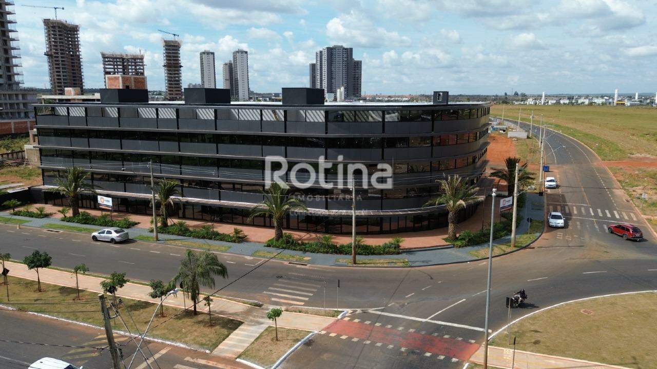 Comercial à venda, em Uberlândia no bairro Parque Una no valor de R$ 29.320.000,00 - Rotina Imobiliária: 