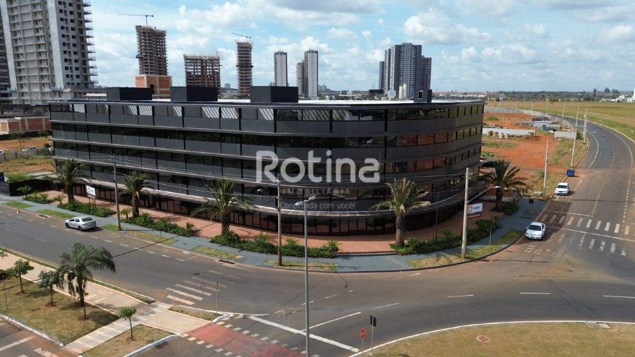 Comercial à venda, em Uberlândia no bairro Shopping Park no valor de R$ 29.320.750,00 - Rotina Imobiliária: 