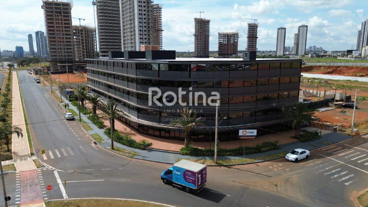 Comercial à venda, em Uberlândia no bairro Shopping Park no valor de R$ 29.320.750,00 - Rotina Imobiliária: 