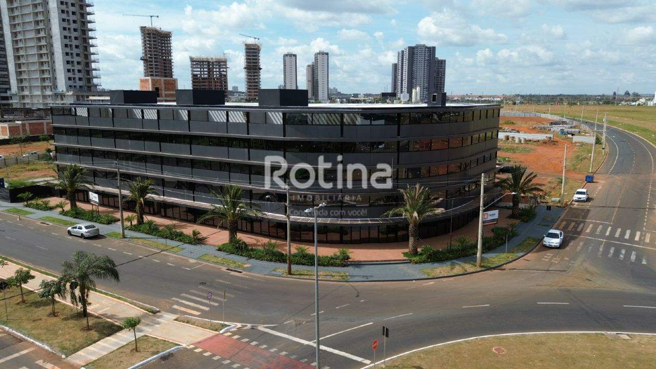 Comercial à venda, em Uberlândia no bairro Parque Una no valor de R$ 29.320.750,00 - Rotina Imobiliária: 