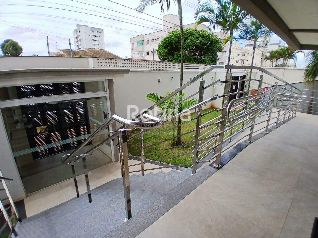 Apartamento para alugar, 3 quartos em Uberlândia no bairro Santa Mônica no valor de R$ 3.200,00 - Rotina Imobiliária: 