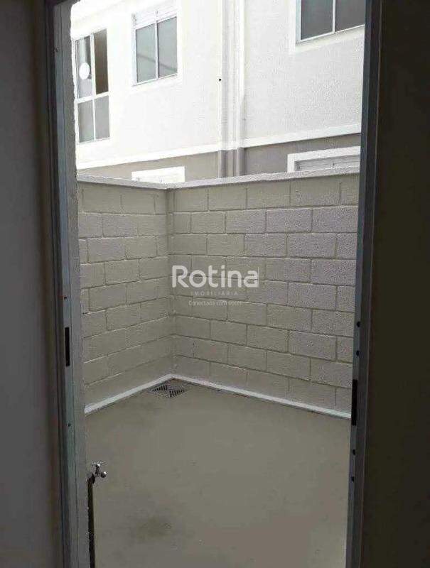 Apartamento para alugar, 2 quartos em Uberlândia no bairro Chacaras Tubalina e Quartel no valor de R$ 1.000,00 - Rotina Imobiliária: 