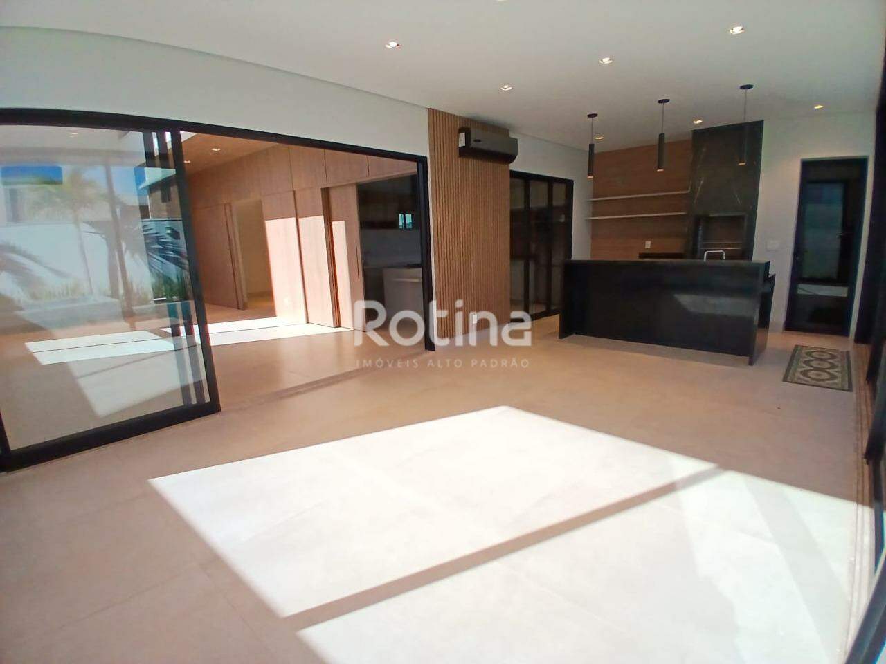 Casa Condomínio Fechado à venda, 4 quartos em Uberlândia no bairro Cond. Jardim Versailles no valor de R$ 5.200.000,00 - Rotina Imobiliária: 