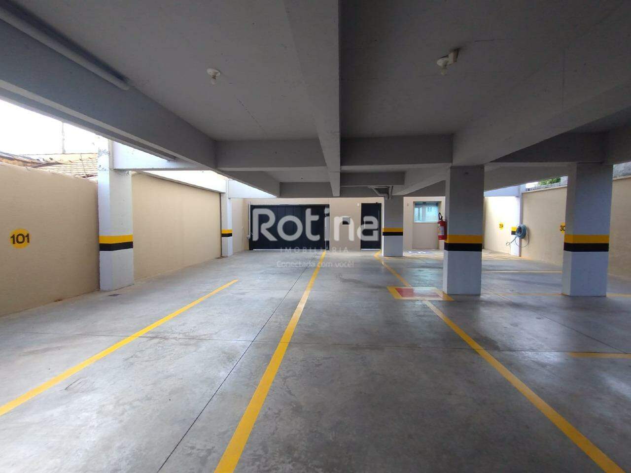 Apartamento para alugar, 2 quartos em Uberlândia no bairro Segismundo Pereira no valor de R$ 1.800,00 - Rotina Imobiliária: 