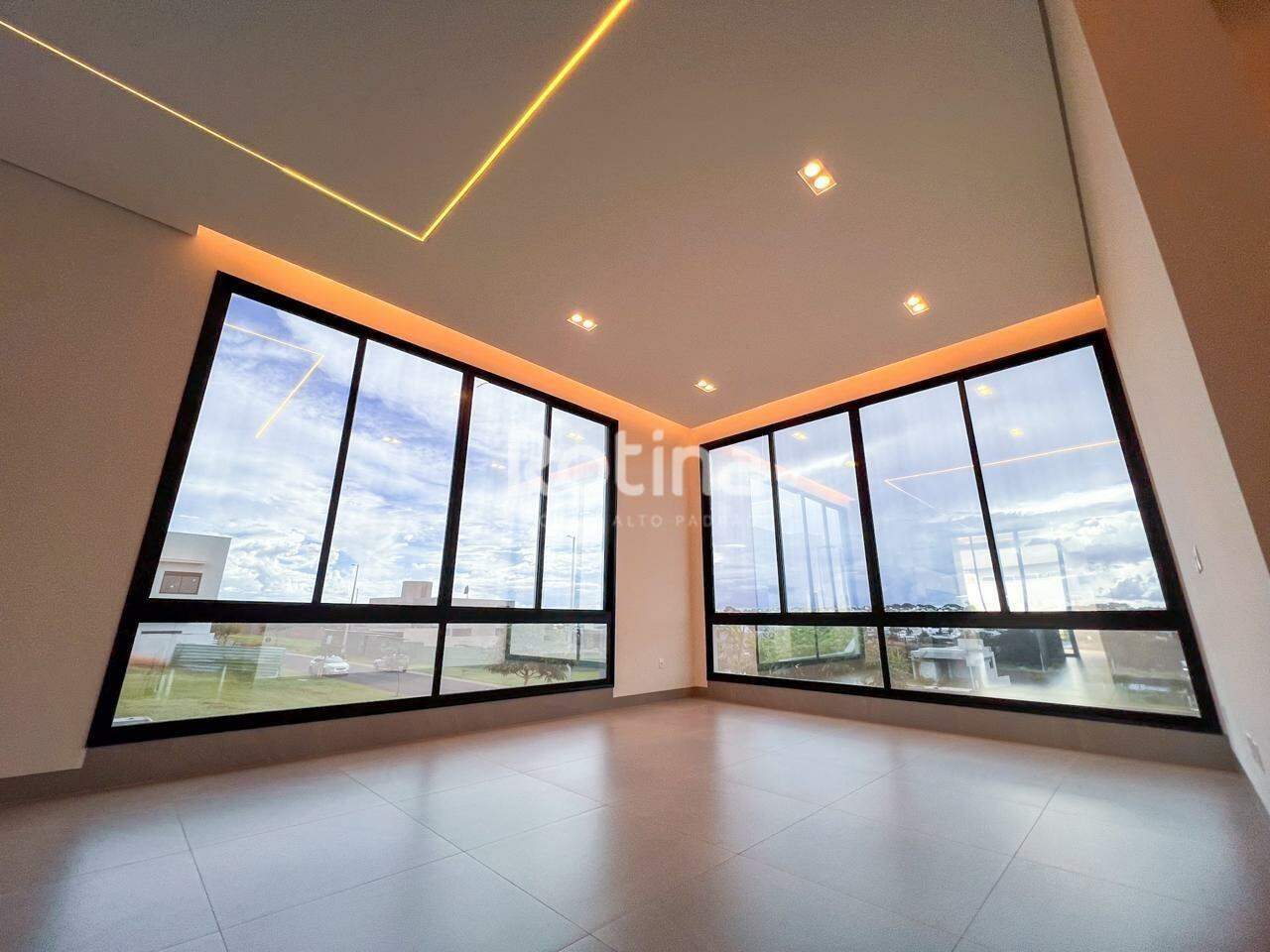 Casa Condomínio Fechado à venda, 3 quartos em Uberlândia no bairro Gávea no valor de R$ 3.300.000,00 - Rotina Imobiliária: 
