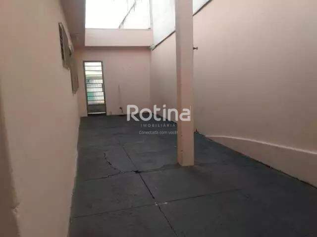 Casa à venda, 4 quartos em Uberlândia no bairro Cazeca no valor de R$ 575.000,00 - Rotina Imobiliária: 