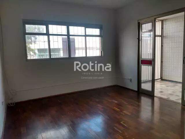 Casa à venda, 4 quartos em Uberlândia no bairro Cazeca no valor de R$ 575.000,00 - Rotina Imobiliária: 